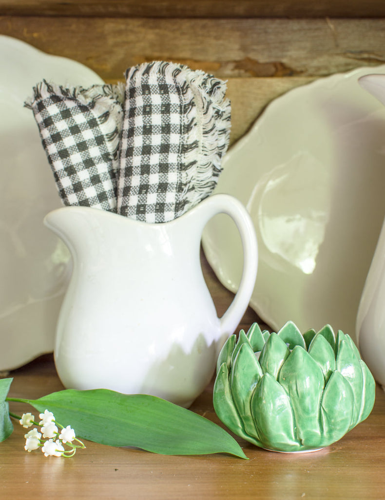 black and white gingham napkins