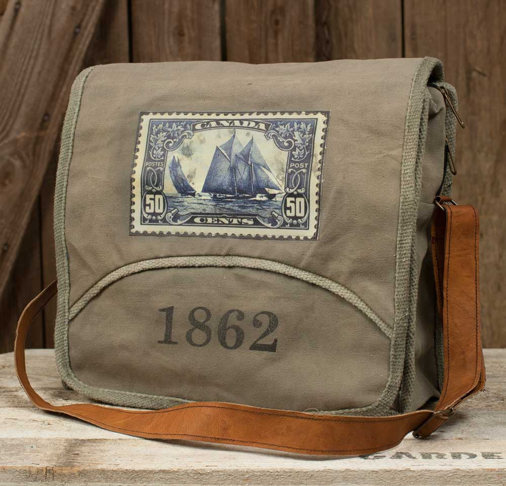 1862 Canvas Messenger Bag
